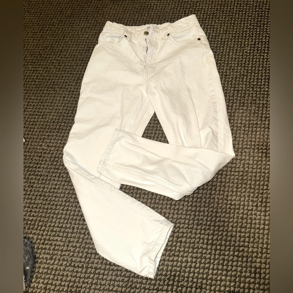 White jeans mom fit